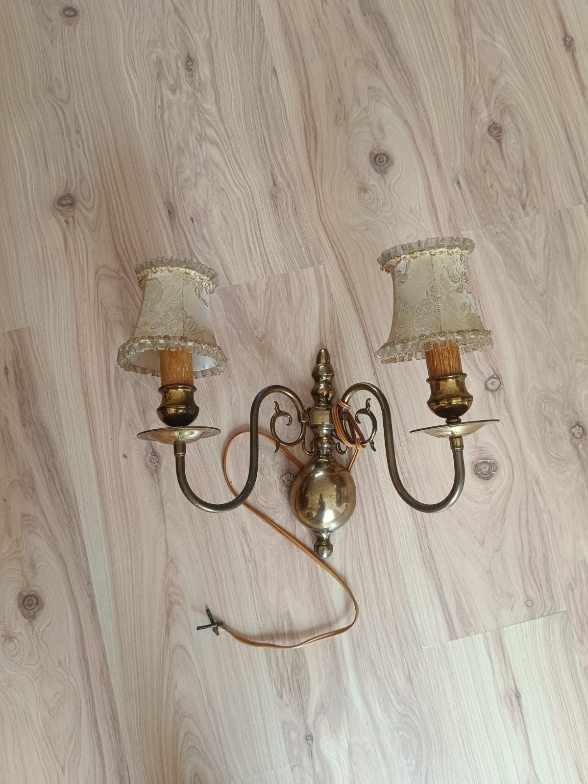restauratieproject Oud-Hollandse 2-armige messing wandlamp, Antiek en Kunst, Ophalen
