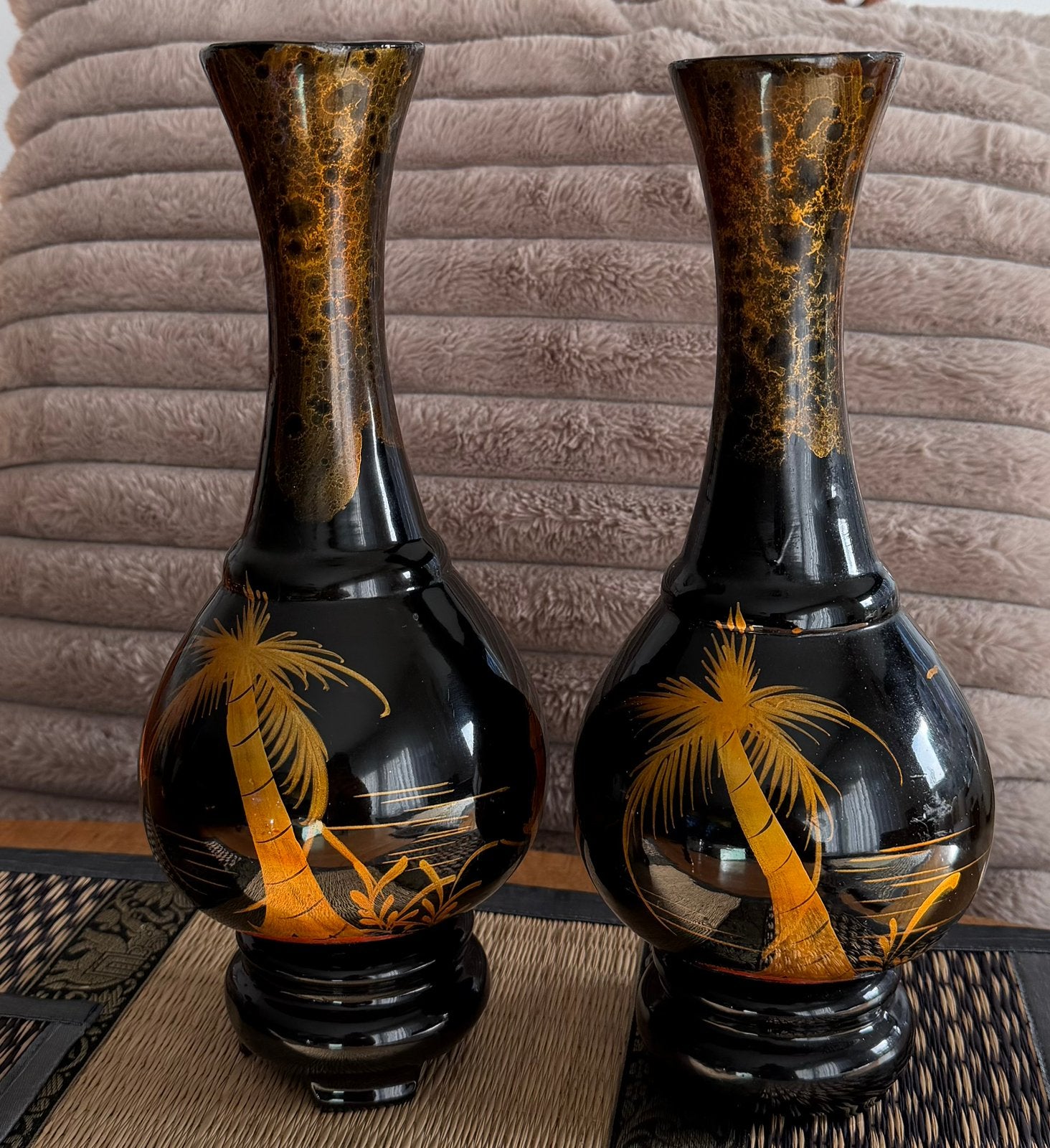 Twee Vietnamese laquérware vazen, Antiek en Kunst, Ophalen