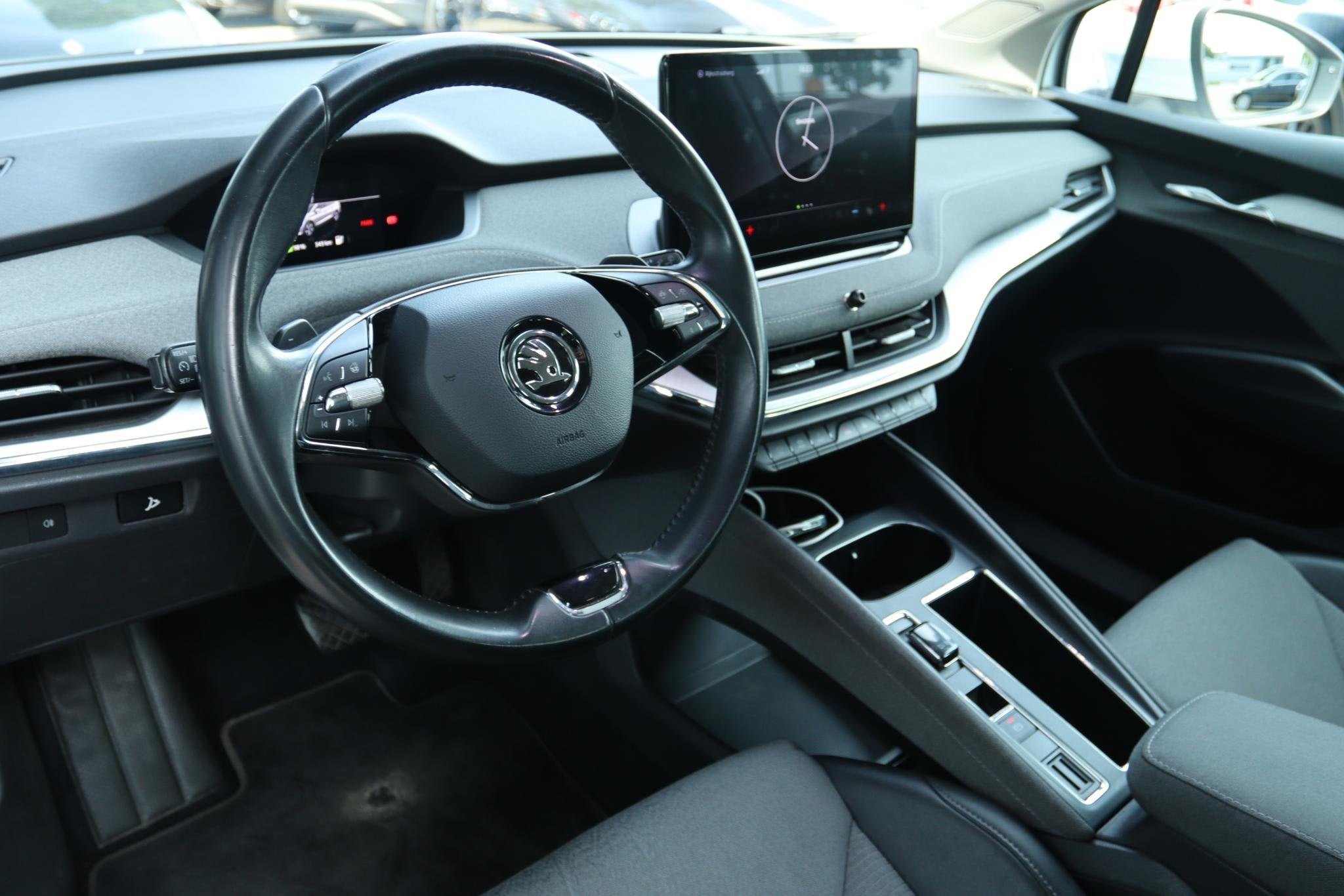 SKODA ENYAQ IV 80 | SOH 92% | ELEKTR. TREKHAAK | WARTMEPOMP, Auto's, Skoda, Achterwielaandrijving, Gebruikt, 544 km, 80 kWh