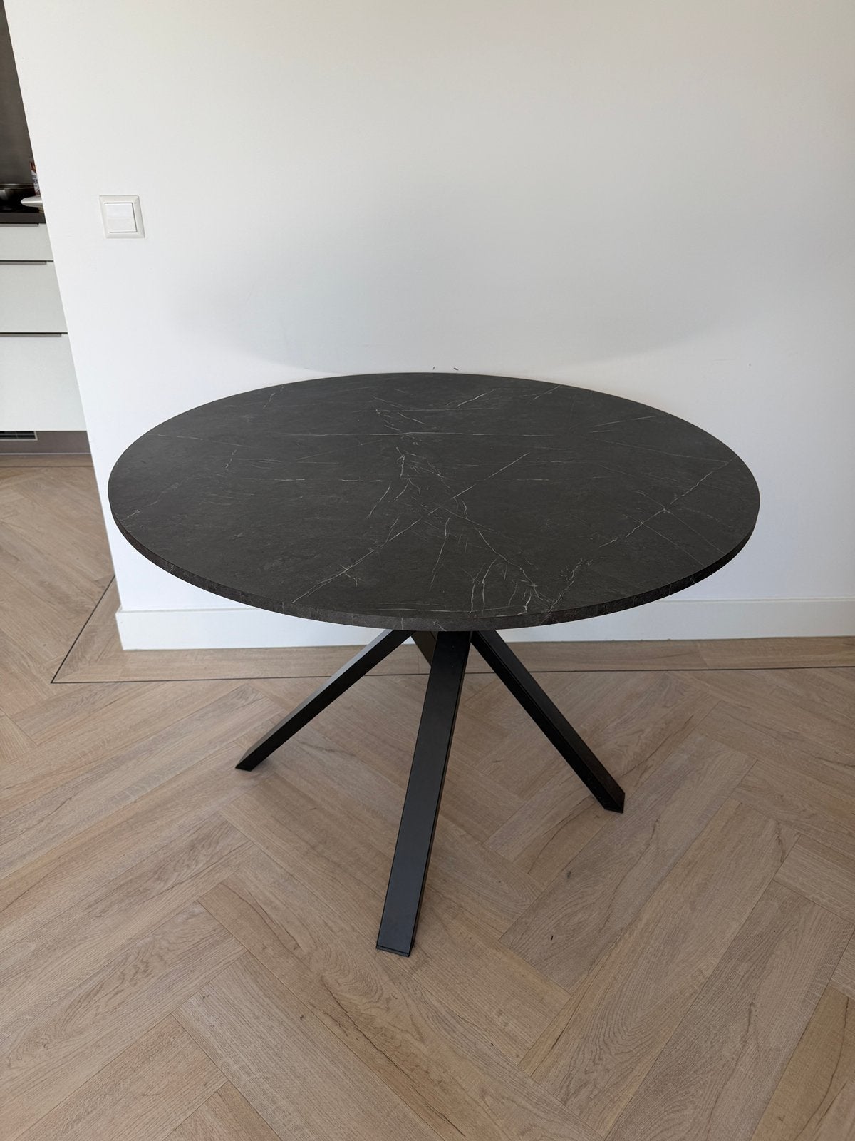 IKEA Mariedamm tafel donkergrijs, 105cm, Huis en Inrichting, Ophalen, Zo goed als nieuw, Rond, 100 tot 150 cm