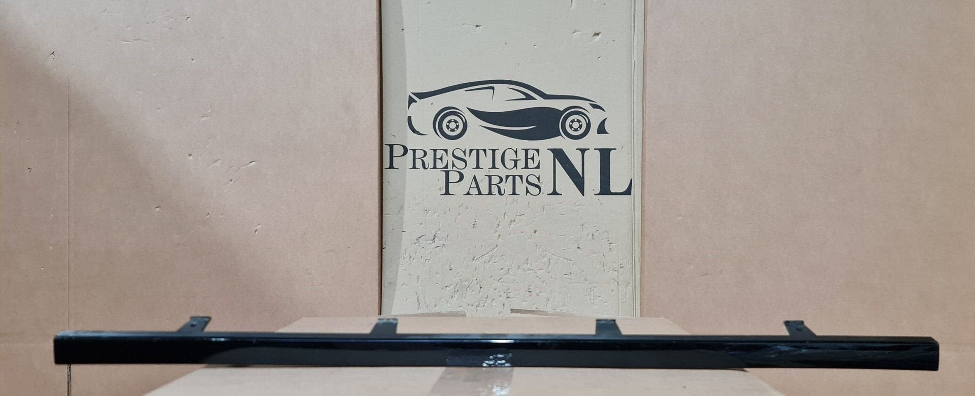 AUDI Q2 81A Lijst hooglans zwart s-line sline  81A807663, Gebruikt, -, Voor, -