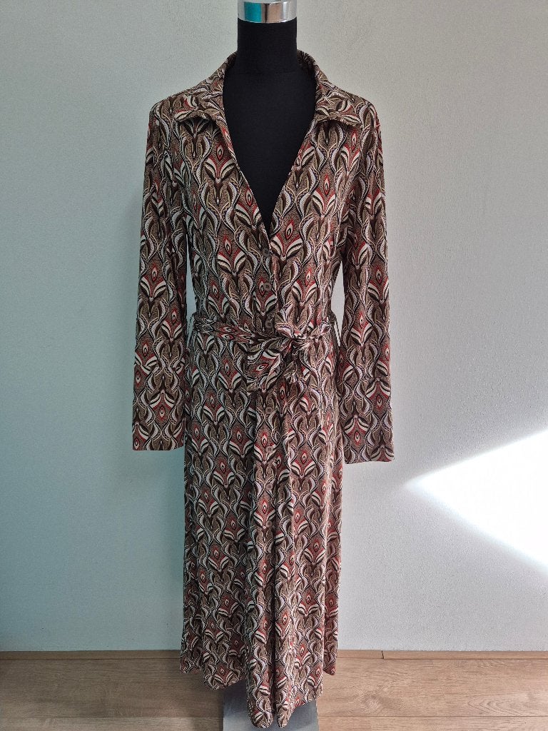 J74 - Fleurige Y-Conic maxi dress travelstof mt XL (1), Ophalen of Verzenden, Zo goed als nieuw, Maat 46/48 (XL) of groter, Onder de knie