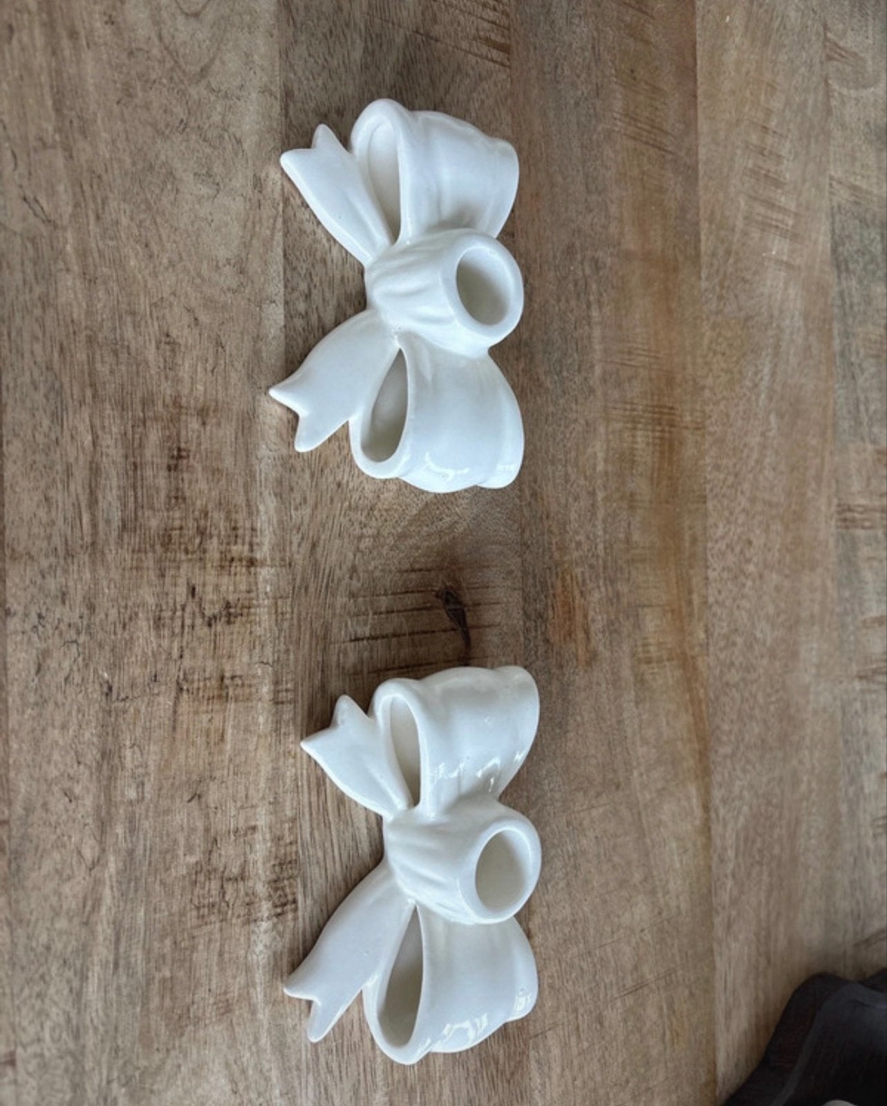 Crème Kandelaar Strikjes - Set van 2, Verzenden, Keramiek of Aardewerk