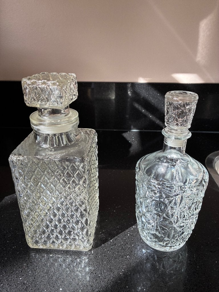 2 glazen Karaffen 1x Cerve 50 cl en 1 x 1 ltr geen merk, Ophalen of Verzenden