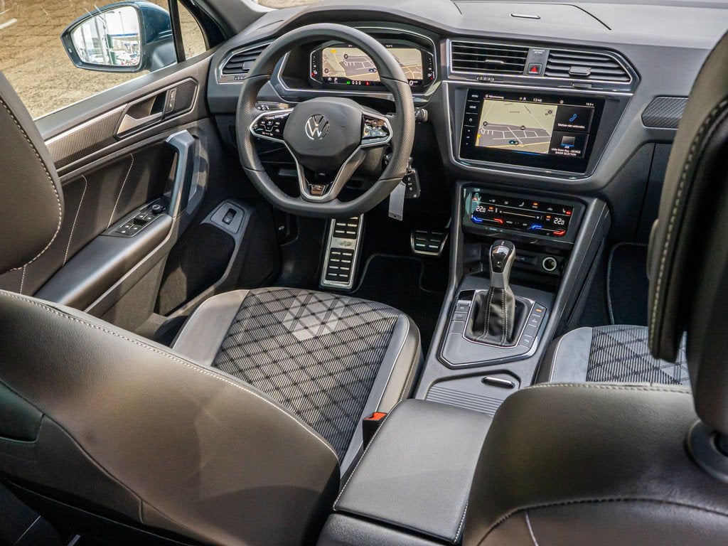 Volkswagen Tiguan 1.4 TSI eHybrid R-Line Business+ 19 INCH C, Auto's, Volkswagen, Euro 6, Blauw, 59 km/l, Hybride Elektrisch/Benzine