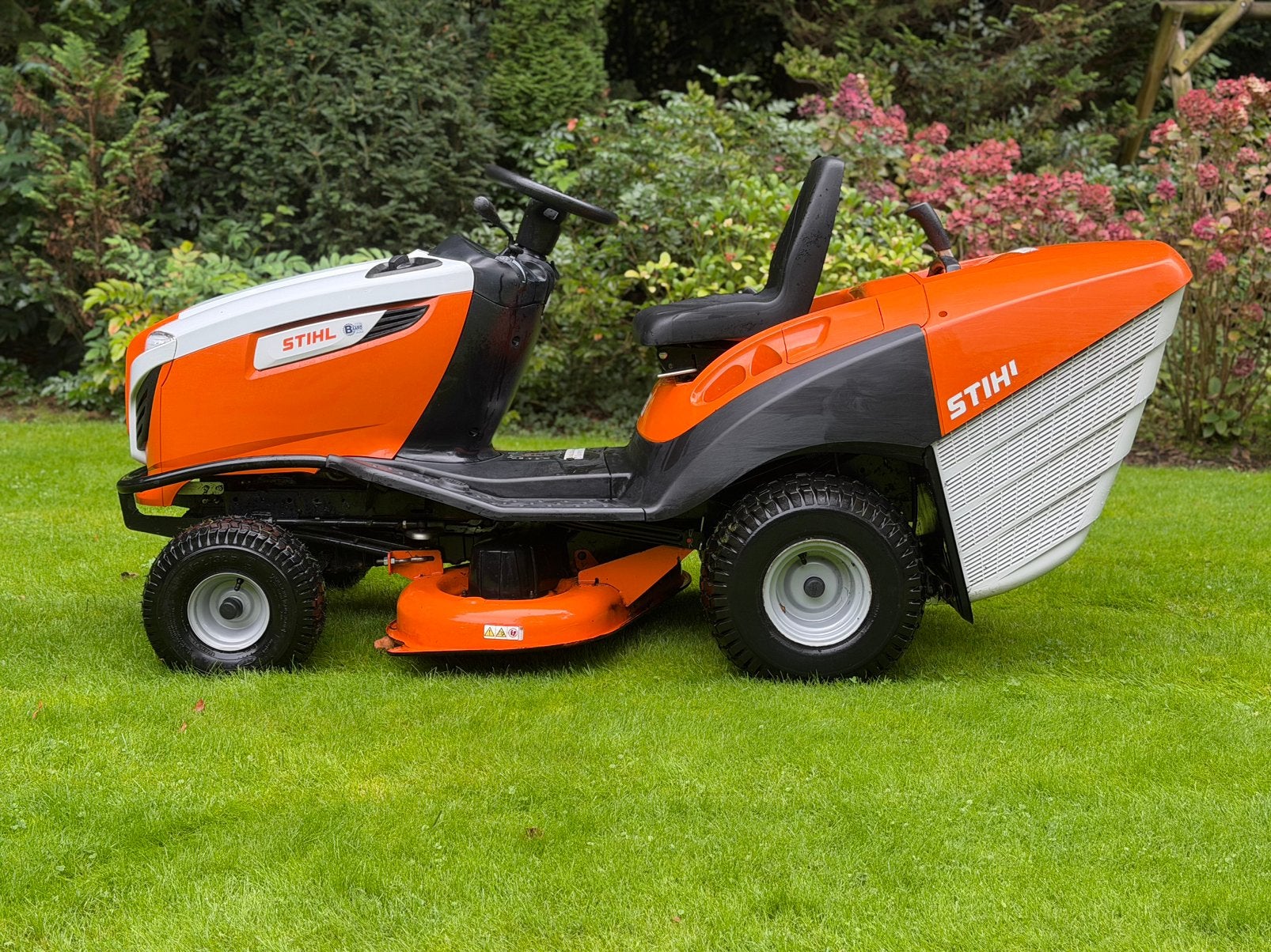 Foto 2 van STIHL RT5097 zitmaaier 2021 zeer nette staat en goed onderh.