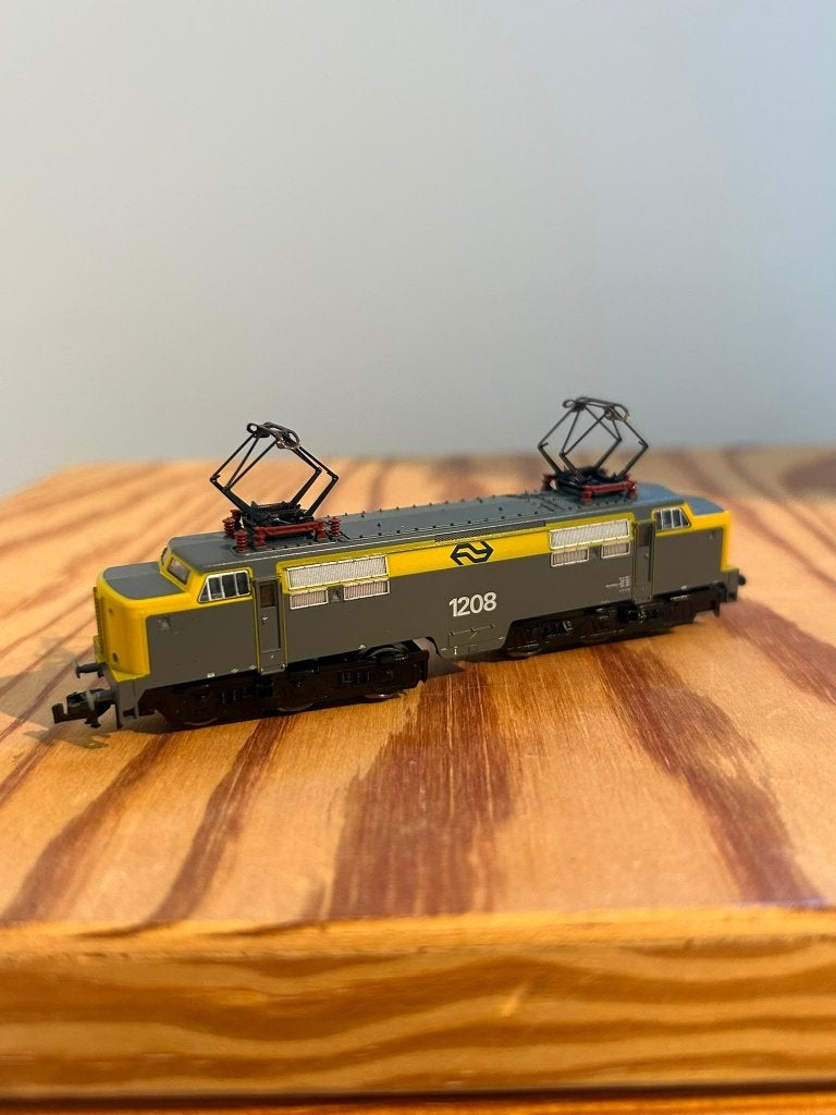 N-spoor Minitrix Loc 12826 NS 1208 met ovp, Hobby en Vrije tijd, Modeltreinen | N-Spoor, Overige merken, Ophalen of Verzenden