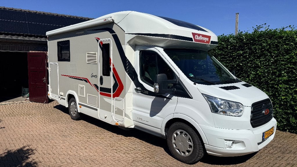 2019 Challenger 288 Graphite Edition, Automaat, Caravans en Kamperen, Campers, Automaat, Gaslek-detector, Koelkast, Ford
