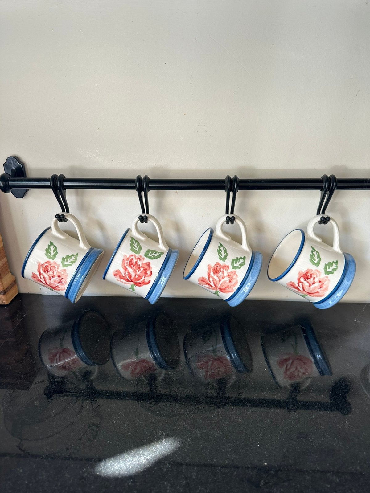 Laura ashley mugs mokken collectors item, alleen ophalen, Ophalen, Zo goed als nieuw, Overige stijlen, Kop(pen) en/of Schotel(s)