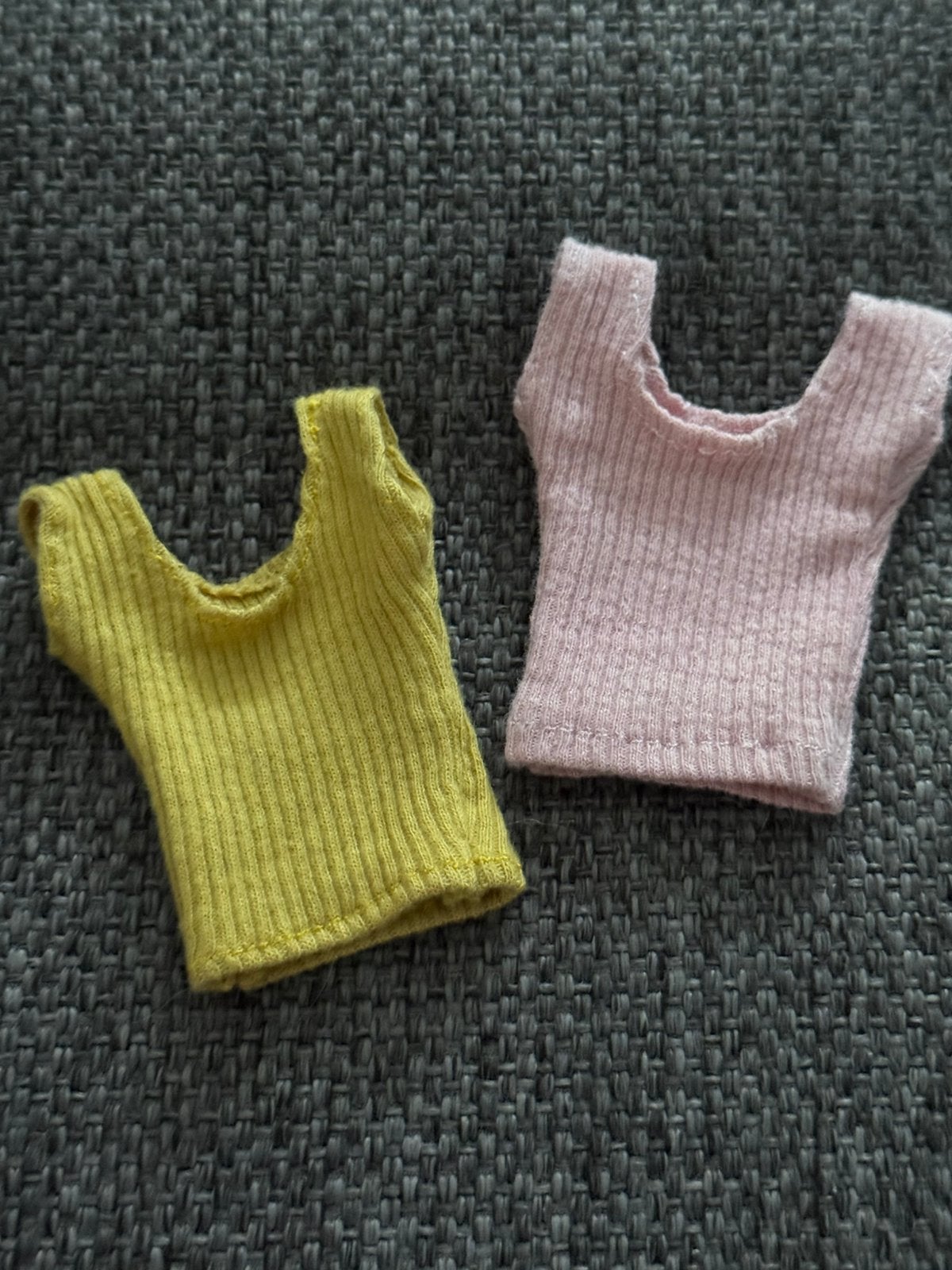 Setje van 2 tops voor Blythe, Verzamelen, Poppen, Ophalen of Verzenden, Zo goed als nieuw, Kleertjes