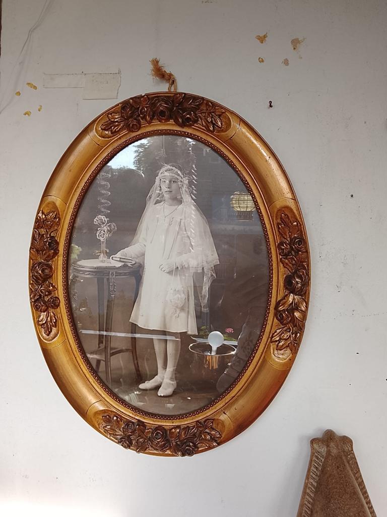Antiek Portret Eerste Communie Meisje 1931 in Ovale Lijst, Ophalen