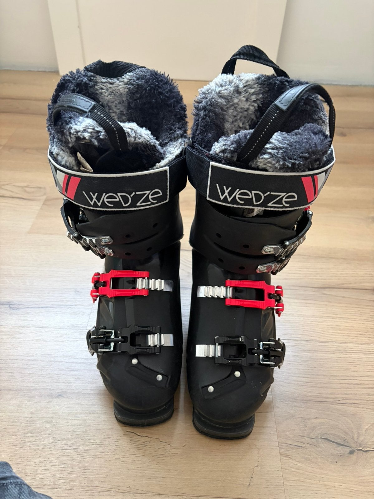 Wed’ze skischoenen maat 39, Sport en Fitness, Skiën en Langlaufen, 160 tot 180 cm, Schoenen, Zo goed als nieuw, Ophalen