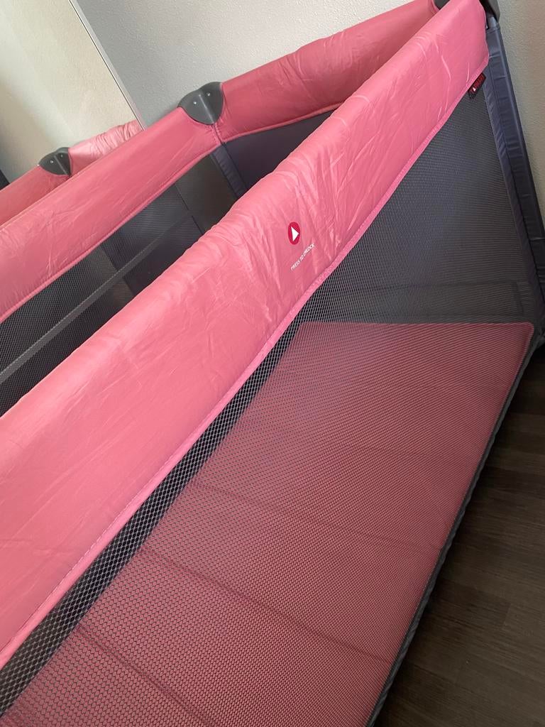 Campingbedje, Kinderen en Baby's, Kinderkamer | Bedden, Ophalen, Zo goed als nieuw, Minder dan 140 cm, Minder dan 70 cm
