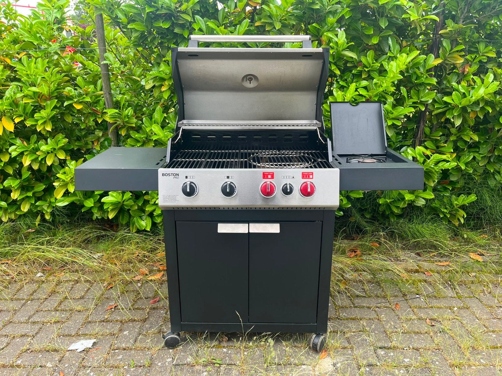 Gasbarbecue te huur – Grote 5-pits BBQ barbecueën, Ophalen, Zo goed als nieuw