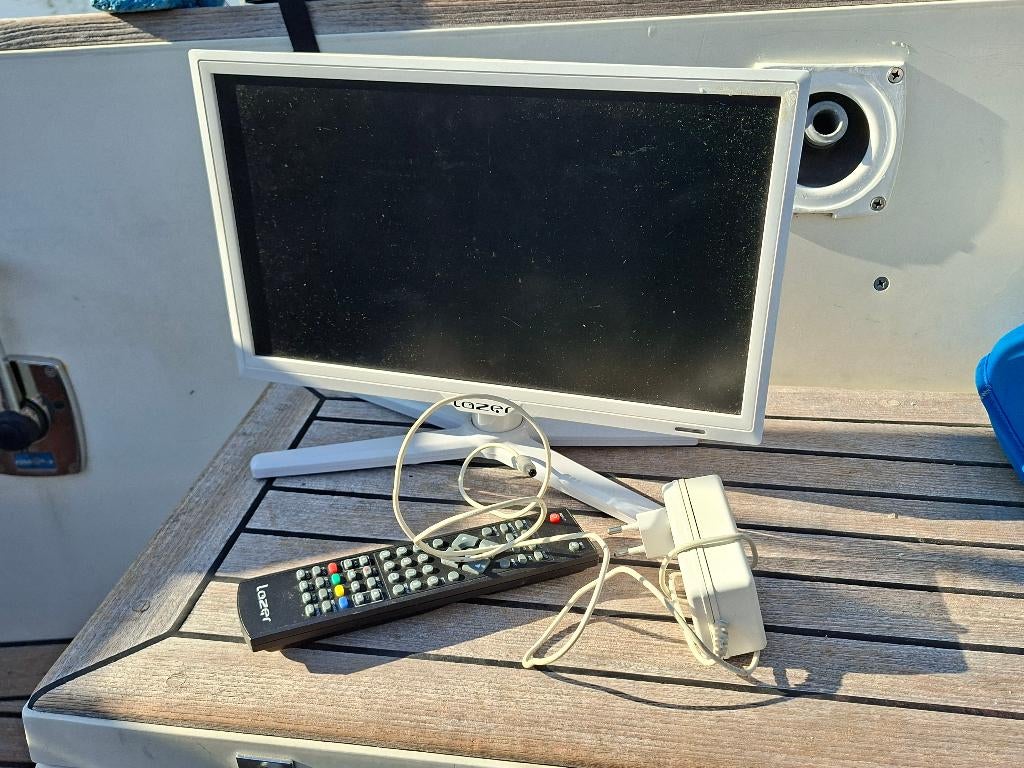 TV-scherm 12 Volt voor camper/caravan/boot, Ophalen, Zo goed als nieuw