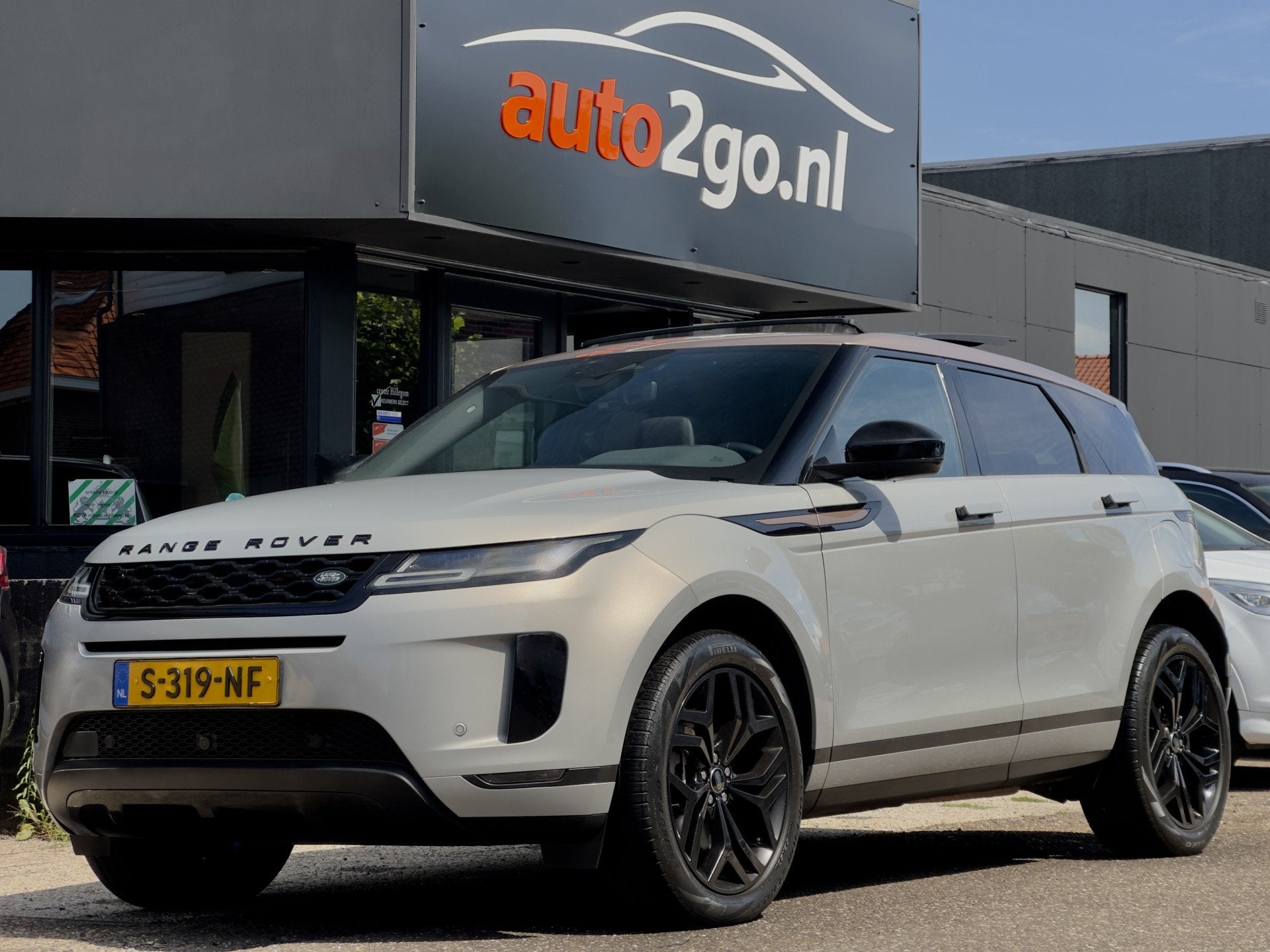 Land Rover Range Rover Evoque 1.5 P300e AWD AUT8 R-DYNAMIC S, Automaat, Dealer onderhouden, Verwarmde buitenspiegels, 2092 kg