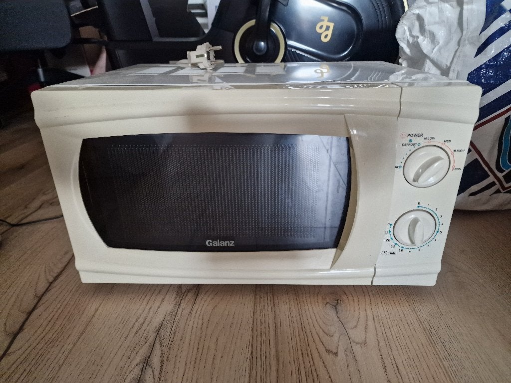 Prima magnetron met een ontdooifunctie!, Ophalen, Gebruikt, Magnetron, Draaiplateau