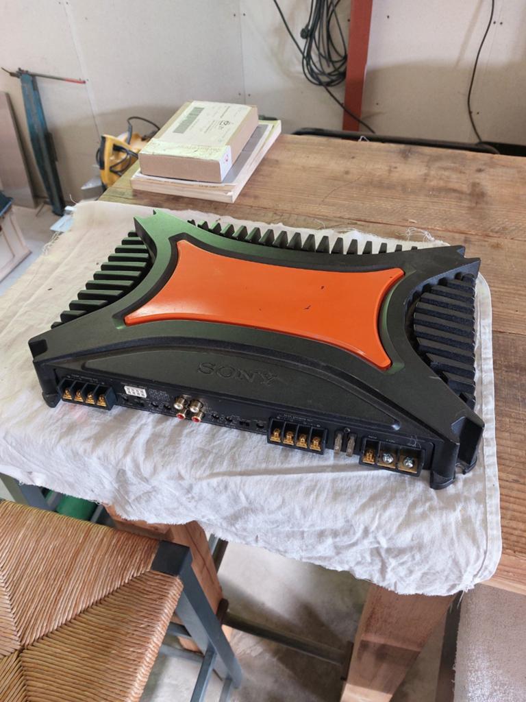 Sony XM-4060GTX 3/4 kanaals versterker, Ophalen