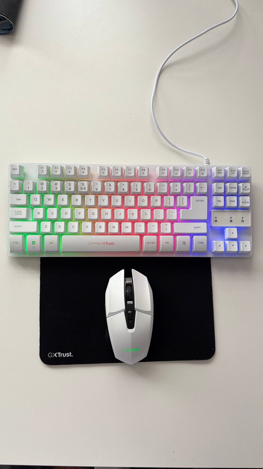 Gaming toetsenbord, muis en muismat set - Trust GXT, Gaming toetsenbord, Ophalen of Verzenden, Zo goed als nieuw, Qwerty