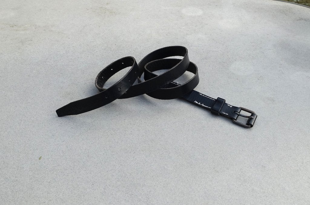 leren broekriem nr. 912-6zw / 130 x 2,4 cm in zwart - nieuw, Kleding | Heren, Nieuw, Ophalen of Verzenden, 115 cm of meer, Riem of Ceintuur