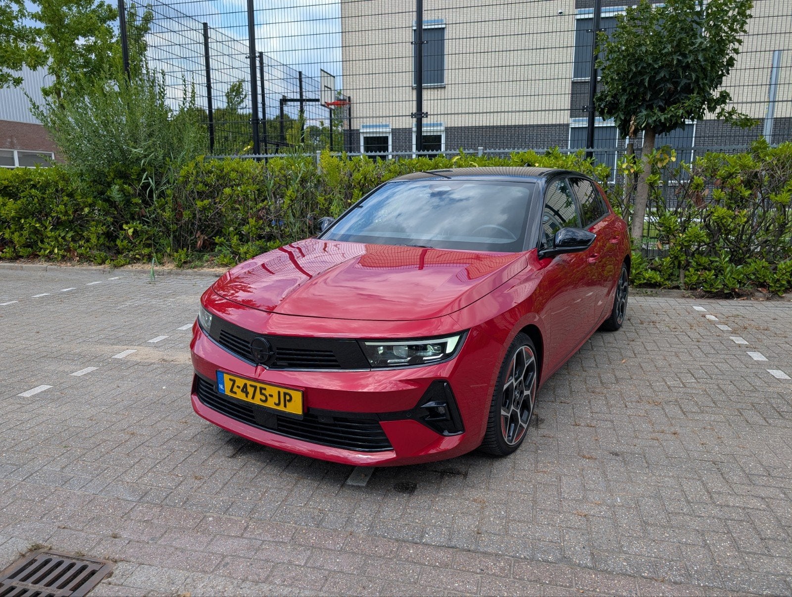 Opel Astra GS 1.6 Hybrid 180pk Aut 2022 Rood, Regensensor, 4 cilinders, Alcantara, Plug-in hybride