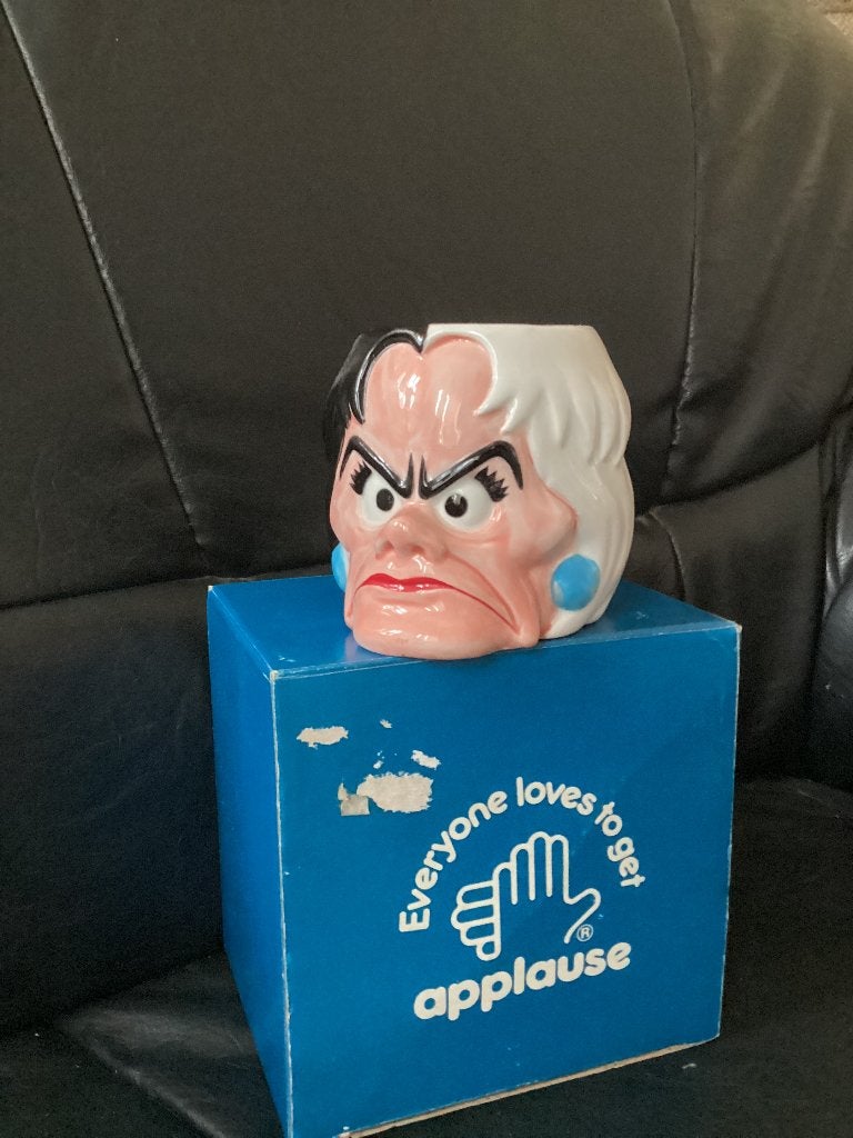 Mooie mok Disney Cruella de vil 101 Dalmatiërs, Ophalen of Verzenden, Overige figuren, Nieuw, Servies