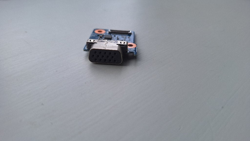 Dell VGA port met bijbehorende printplaat., Ophalen of Verzenden, Gebruikt, Intel, Overige soorten