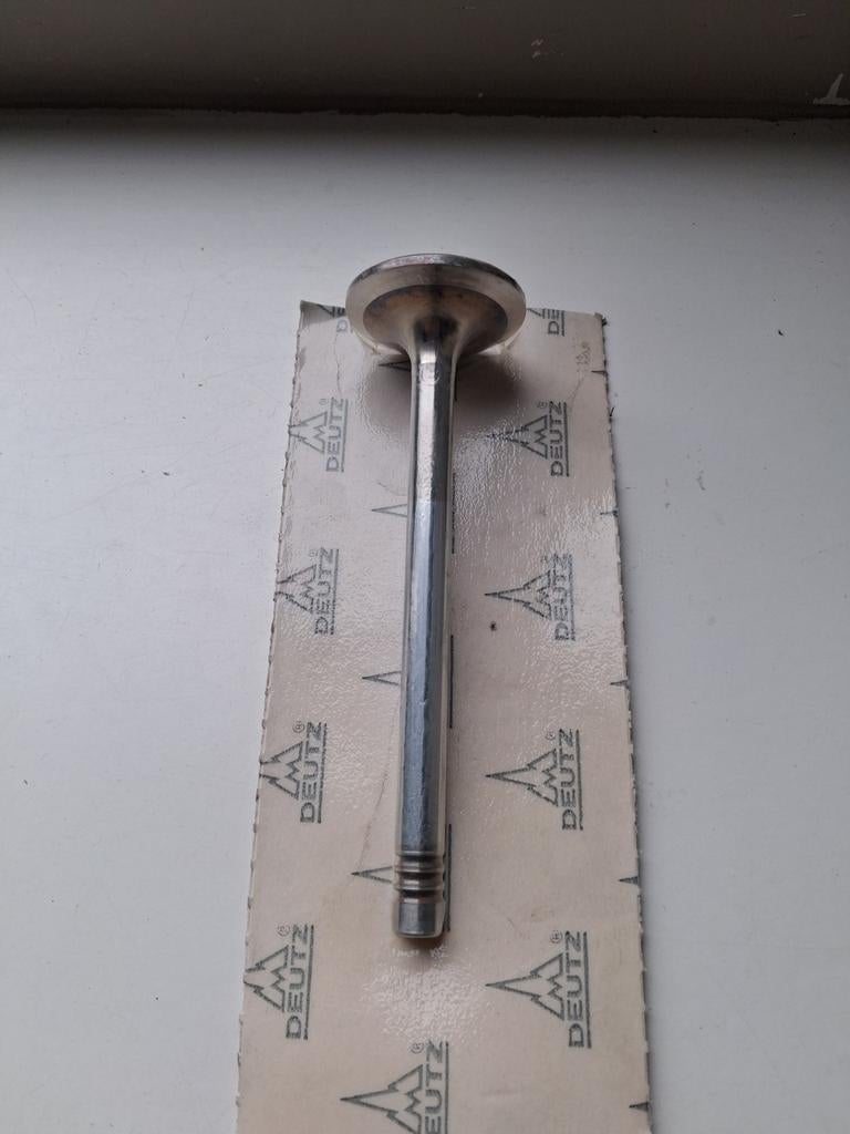 Nieuwe deutz inlaatklep, Ophalen of Verzenden, Nieuw