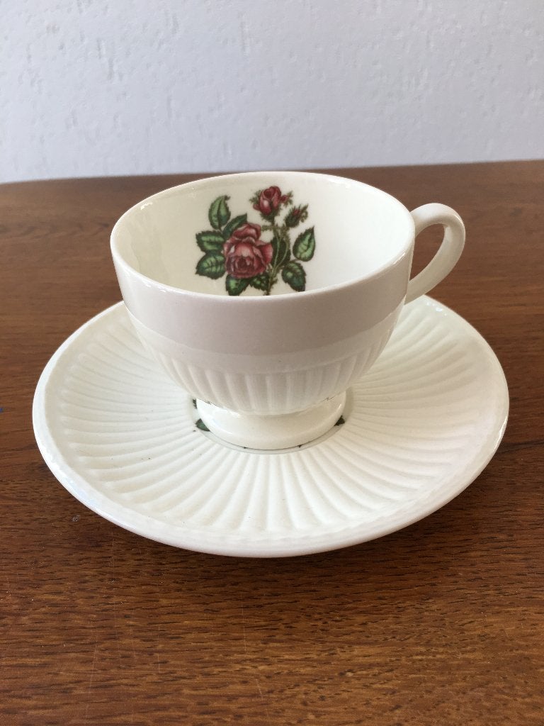 Wedgwood "Moss Rose" Theekop en Schotel, Ophalen of Verzenden, Zo goed als nieuw, Overige stijlen, Kop(pen) en/of Schotel(s)