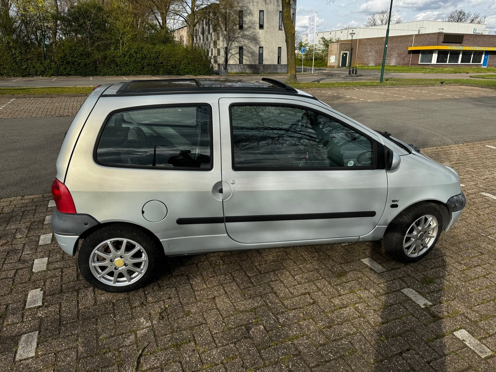 Renault Twingo 1.2 16V Dyna 2005 2002 Grijs, Auto's, Voorwielaandrijving, 4 cilinders, 4 stoelen, Origineel Nederlands
