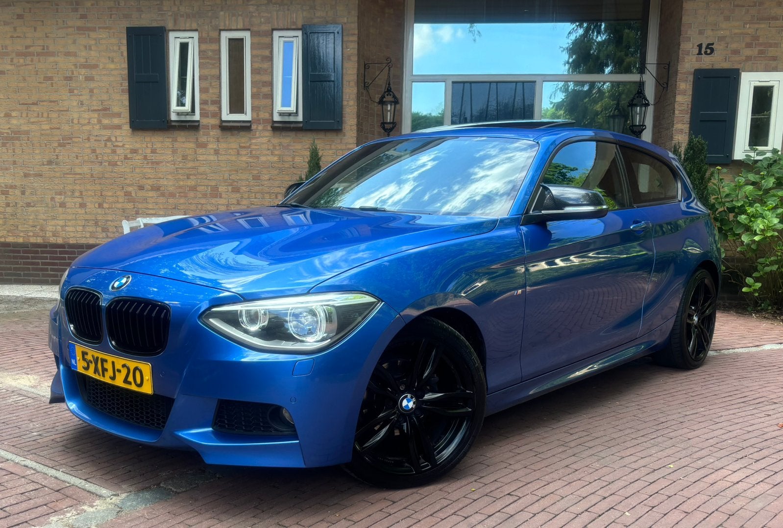 BMW 1 serie 116 Executive M-pakket pano alcantara keyless, 4 cilinders, 1290 kg, Blauw, Origineel Nederlands