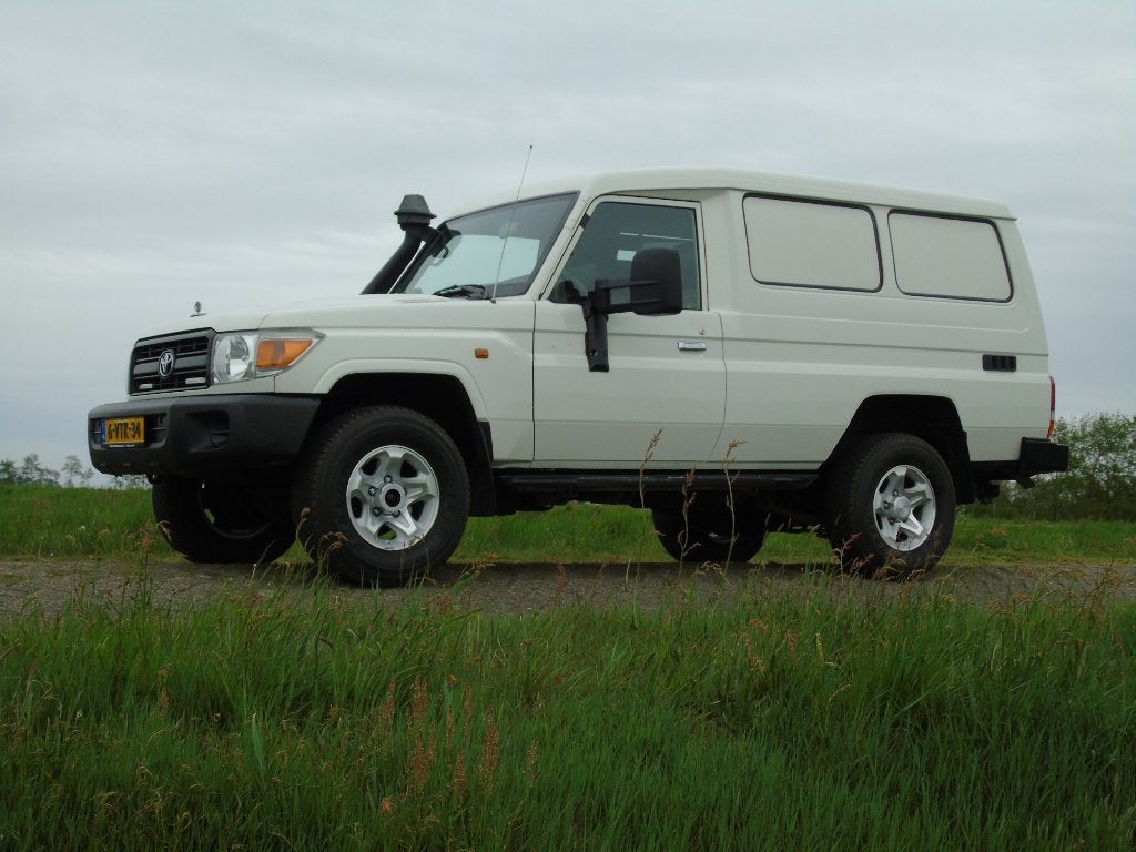 Toyota Land Cruiser HZJ78 4.2D, Auto's, Automaat, 2376 kg, 4164 cc, Origineel Nederlands