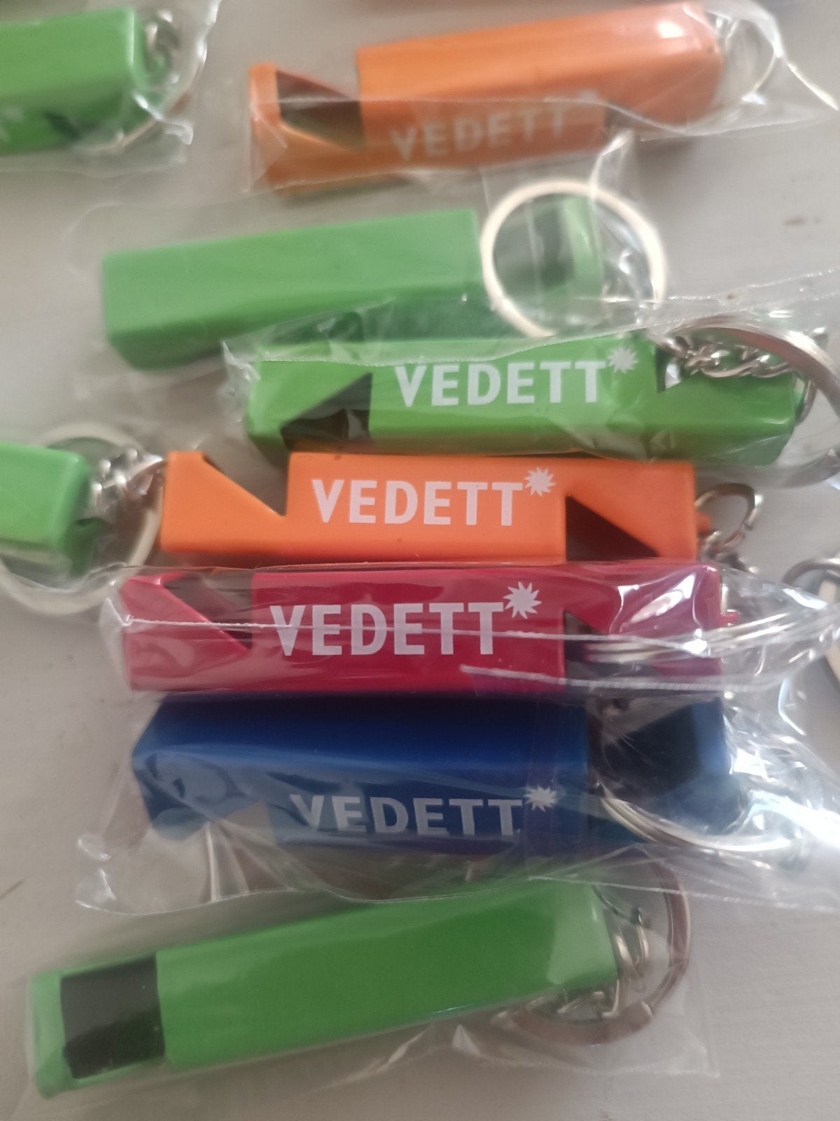 Vedett aftrekkers - sleutelhangers, Verzenden