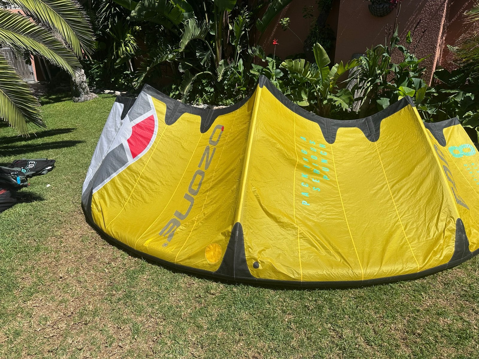 Ozone Edge v11 8 m²  Kitesurf, Geen board, Ophalen of Verzenden, Zo goed als nieuw
