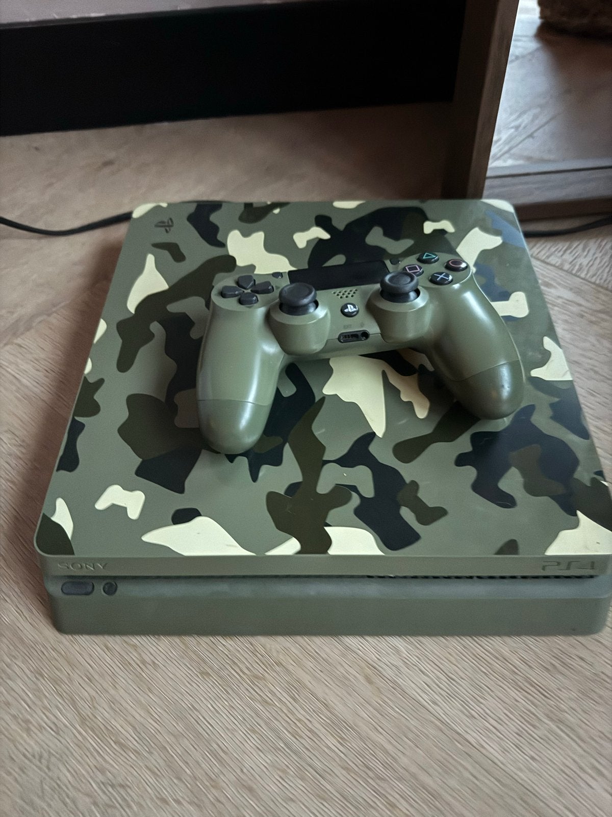 PS4 Slim Camouflage Editie met Controller, 500 GB, Ophalen of Verzenden, Zo goed als nieuw, Met 1 controller