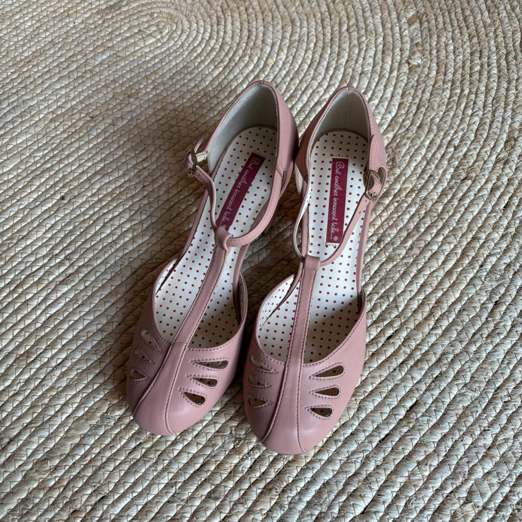 Roze pumps t-Straps B.A.I.T. Mt 39, Ophalen, Zo goed als nieuw, Roze, Pumps