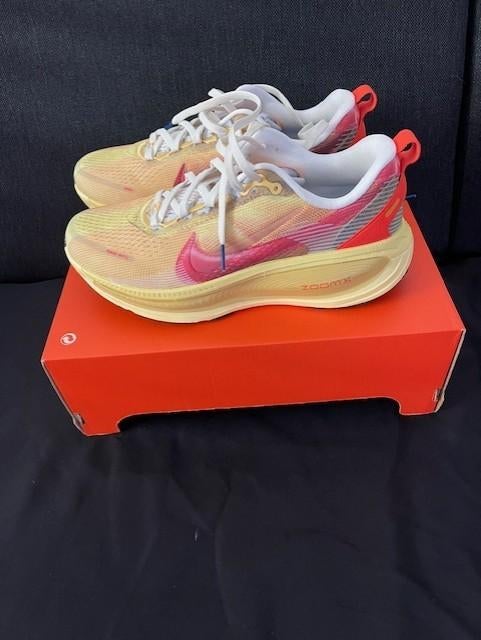 Nieuwe Nike Vomero hardloopschoenen, Overige kleuren, Sportschoenen, Nike Air, Nieuw