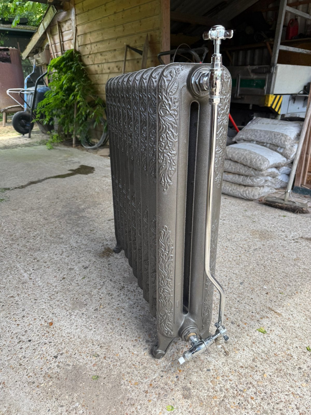 Klassieke gietijzeren Roca radiator met 10 elementen, Doe-het-zelf en Verbouw, Ophalen, Radiator, Zo goed als nieuw, 60 tot 150 cm