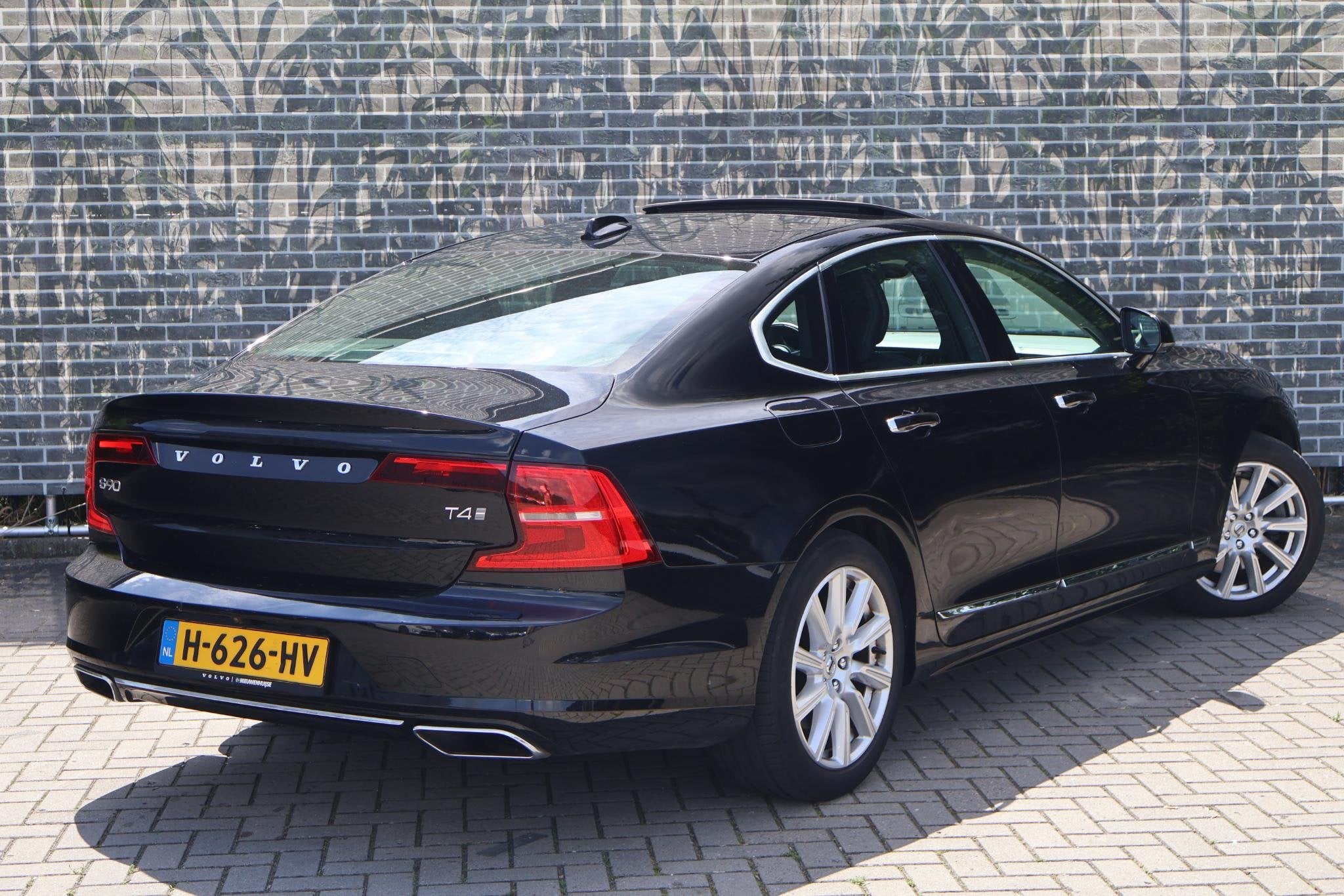 Volvo S90 2.0 T4 Inscription | Stoelmassage | Stoelventilati, 12 maanden, Euro 6, Zwart, 1603 kg
