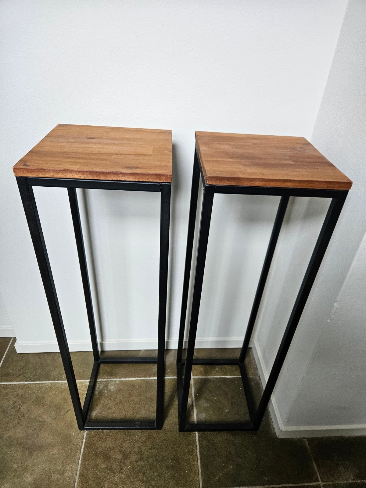 Dressoir tafeltjes, Ophalen