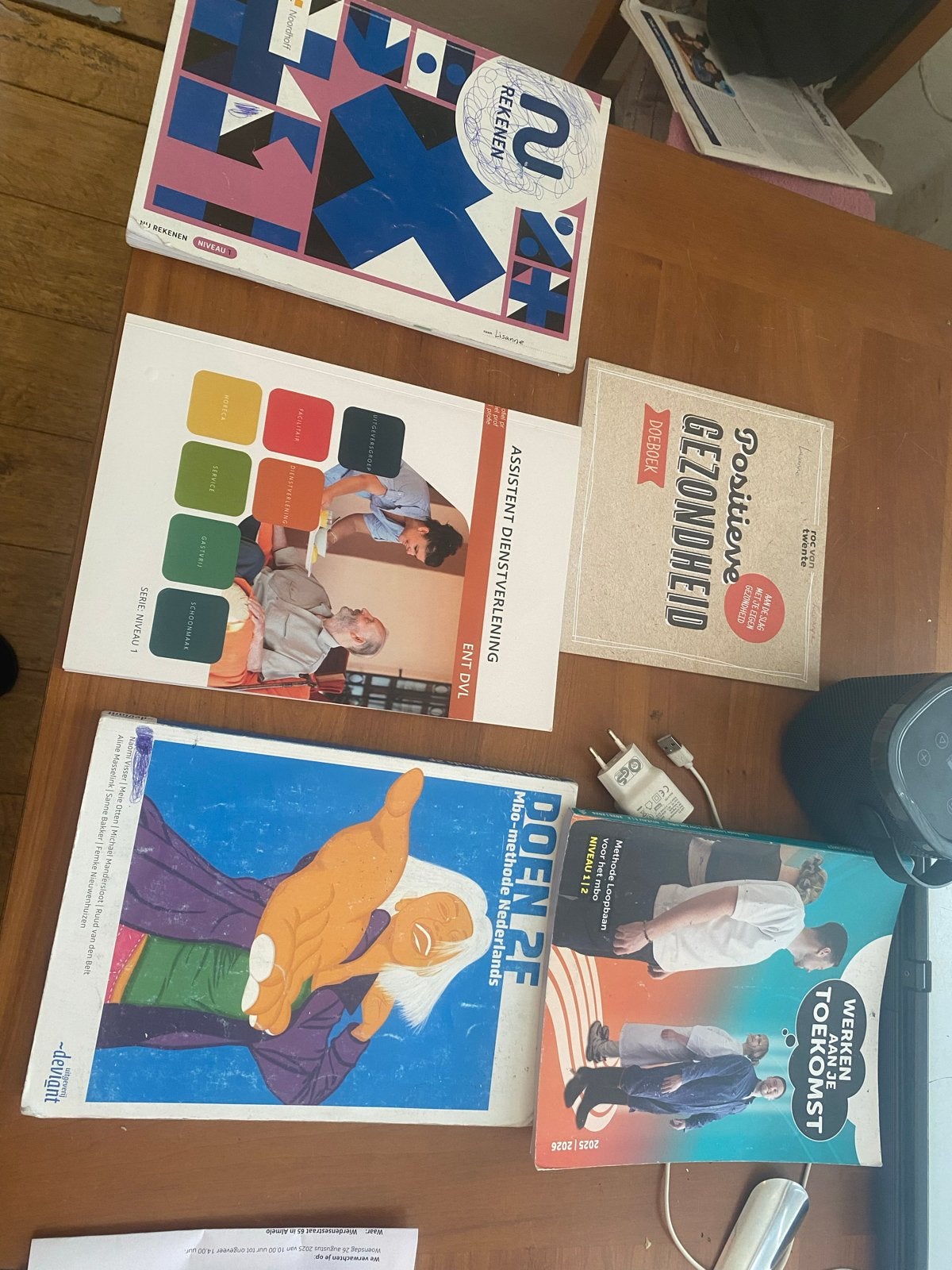 Schoolboeken ROC Assistent Dienstverlening 2025/2026, Ophalen of Verzenden, Zo goed als nieuw, Overige niveaus, Overige vakken