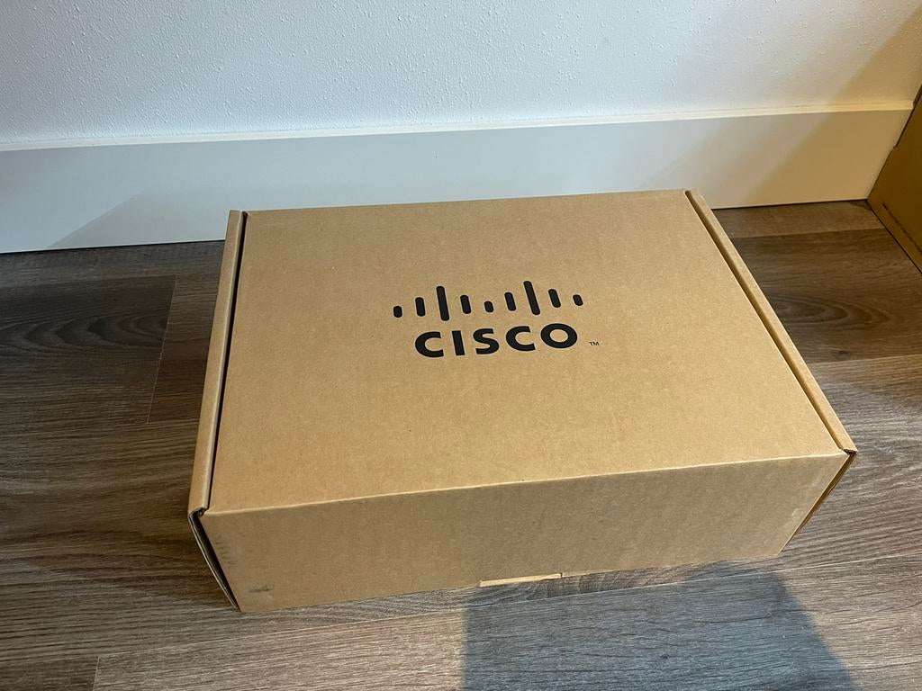 Cisco sateliet receiver, Doos, Minder dan 35 cm, Ophalen of Verzenden, Zo goed als nieuw
