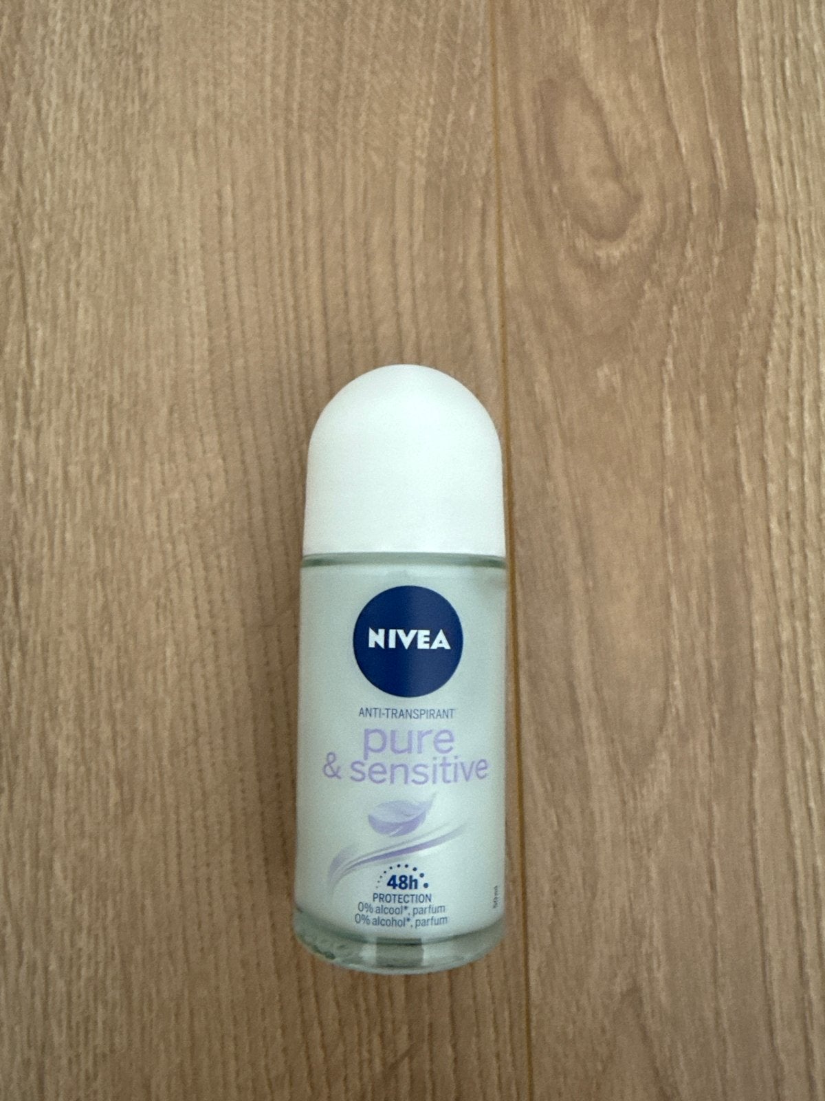 30x Nivea Pure & Sensitive Deorollers - Ongeopend, Ophalen of Verzenden, Nieuw, Deodorant of Bodyspray
