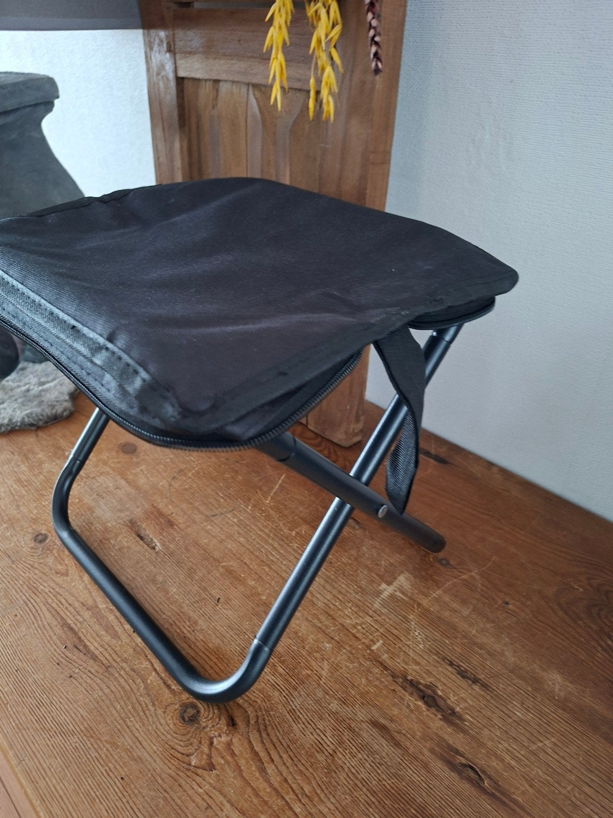 Opvouwbaar krukje met draagtas - Ideaal voor camping, Ophalen of Verzenden, Zo goed als nieuw, Campingstoel