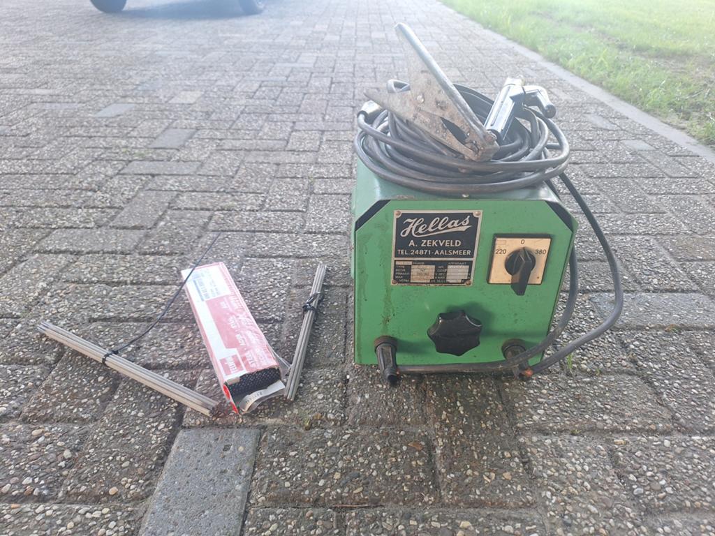 Hellas 140S Lasapparaat - 220V/380V met elektroden, Ophalen of Verzenden