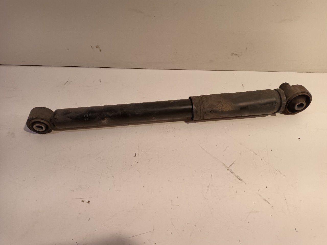 Schokbreker rechts achter Mercedes-Benz Vito, Onderdelen@venauto.nl, Van der Ven Autorecycling B.V., Gebruikt, Ettenseweg 76, 4706 PB Roosendaal, The Netherlands