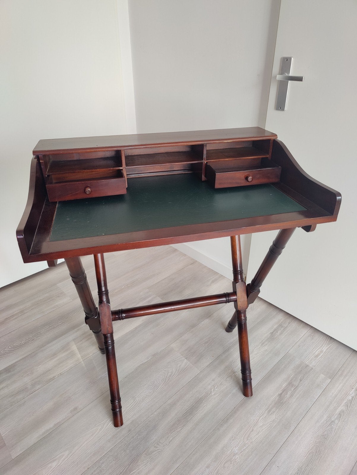 Vintage bureautafel / schrijftafel – retro, Huis en Inrichting, Ophalen, Gebruikt