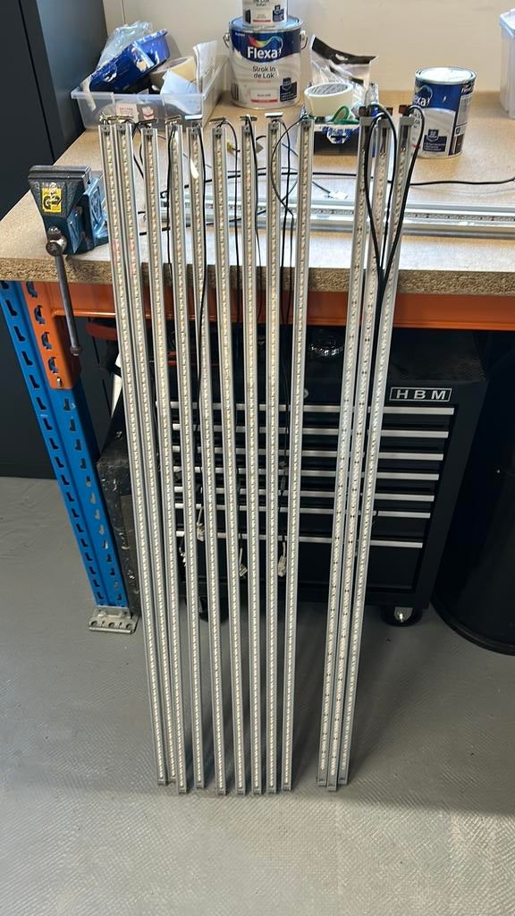 15 led strips aluminium 122cm lang 24volt nog prima, Hobby en Vrije tijd, Elektronica-componenten, Ophalen of Verzenden, Zo goed als nieuw