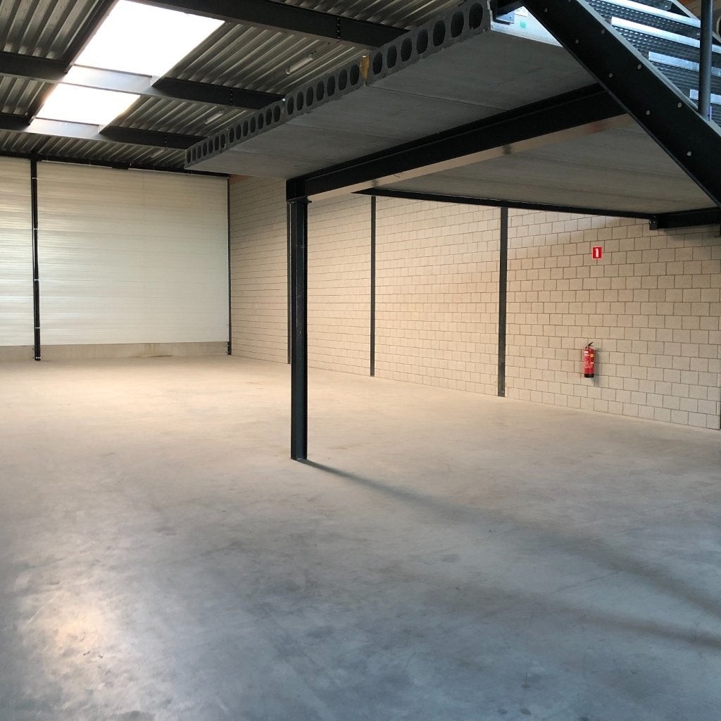 Binnenkort te huur Bedrijfspand, Bedrijfsunit, opslag  Sneek, 425 m², Huur, Bedrijfsruimte