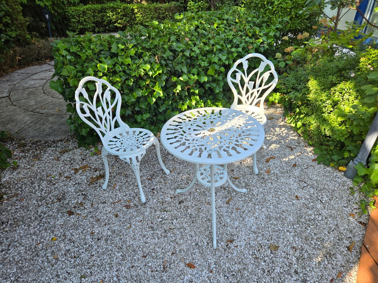 Nieuwe brocante tuinmeubelset: 2 stoelen en tafel, Overige materialen, Nieuw, Tuinset, Eettafel